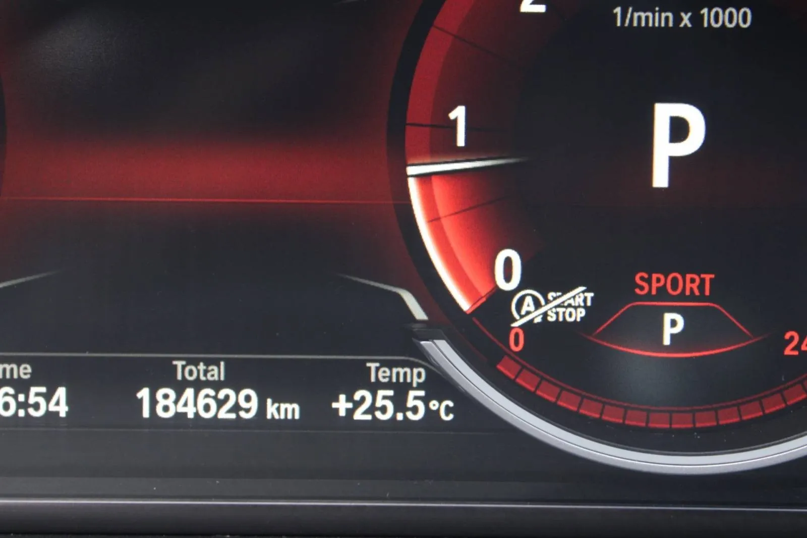 bmw serija 5 520d automatik m-paket *navigacija* - slika 20