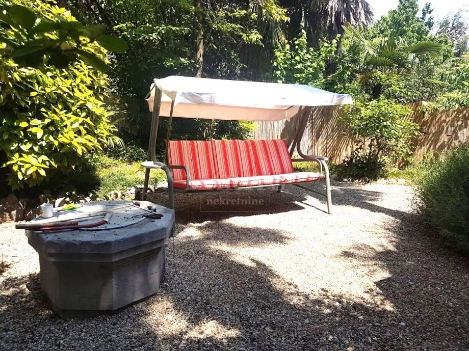 Opatija, stan, 47.80m2, 2 sobe, dvorište, vrt (prodaja)