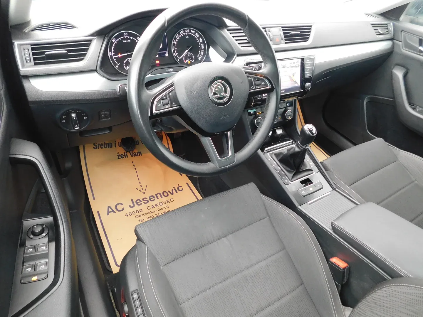 09322 škoda superb combi ambition 1.6 tdi - slika 9