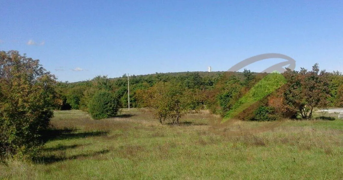 labin građevinsko zemljište poslovne namjene 4860 m2 - slika 2