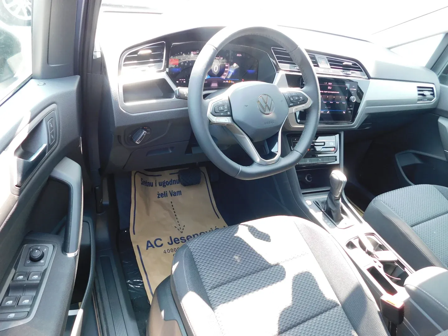 12790 volkswagen touran 2.0 tdi dsg r-line - slika 9