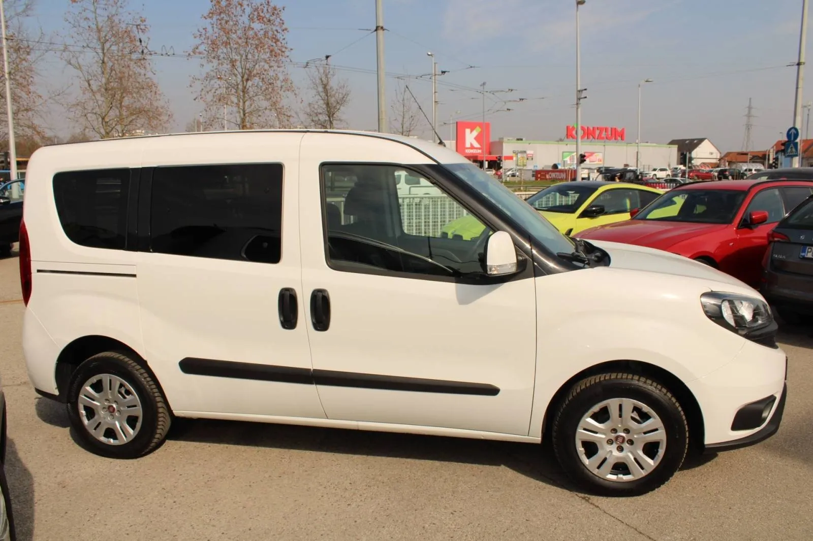 fiat doblo 1.6 mjt n1 - 5 sjedala, 2019 god. - slika 4