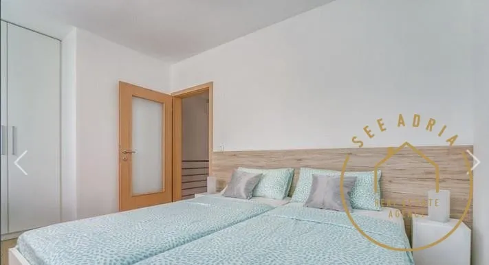 kuća u nizu s bazenom, valica - slika 19