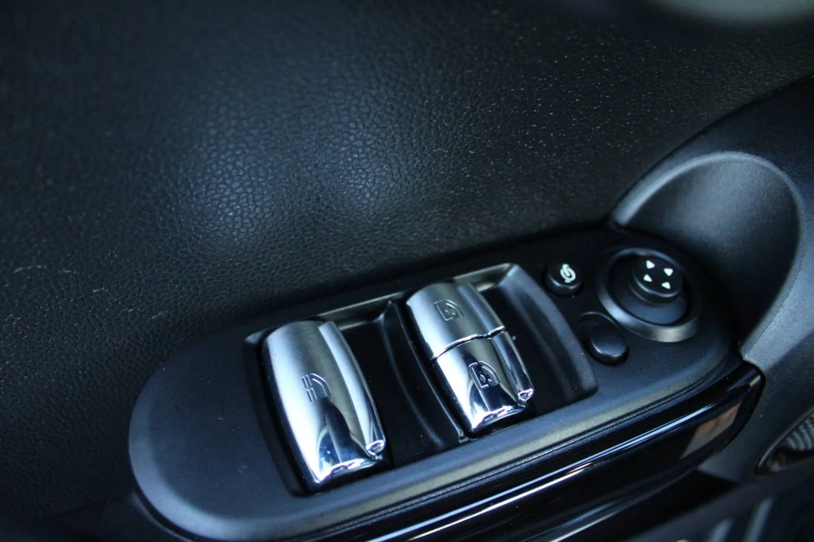 mini cabrio cooper automatik *led, navigacija, kamera* - slika 16