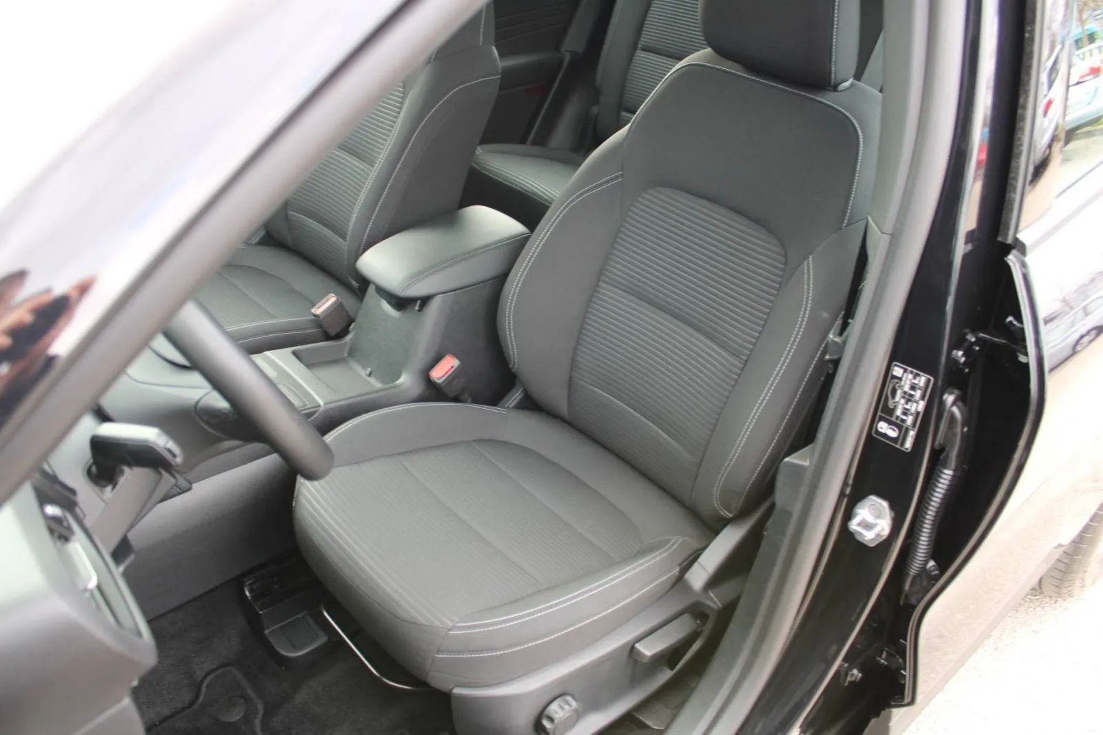 ford kuga 2.5 hybrid titanium automtik - slika 11
