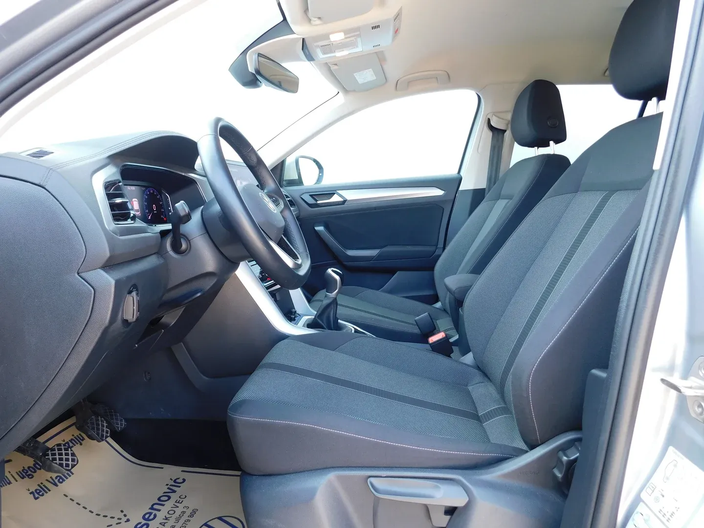 11631 volkswagen t-roc 1.0 tsi 4life - slika 13