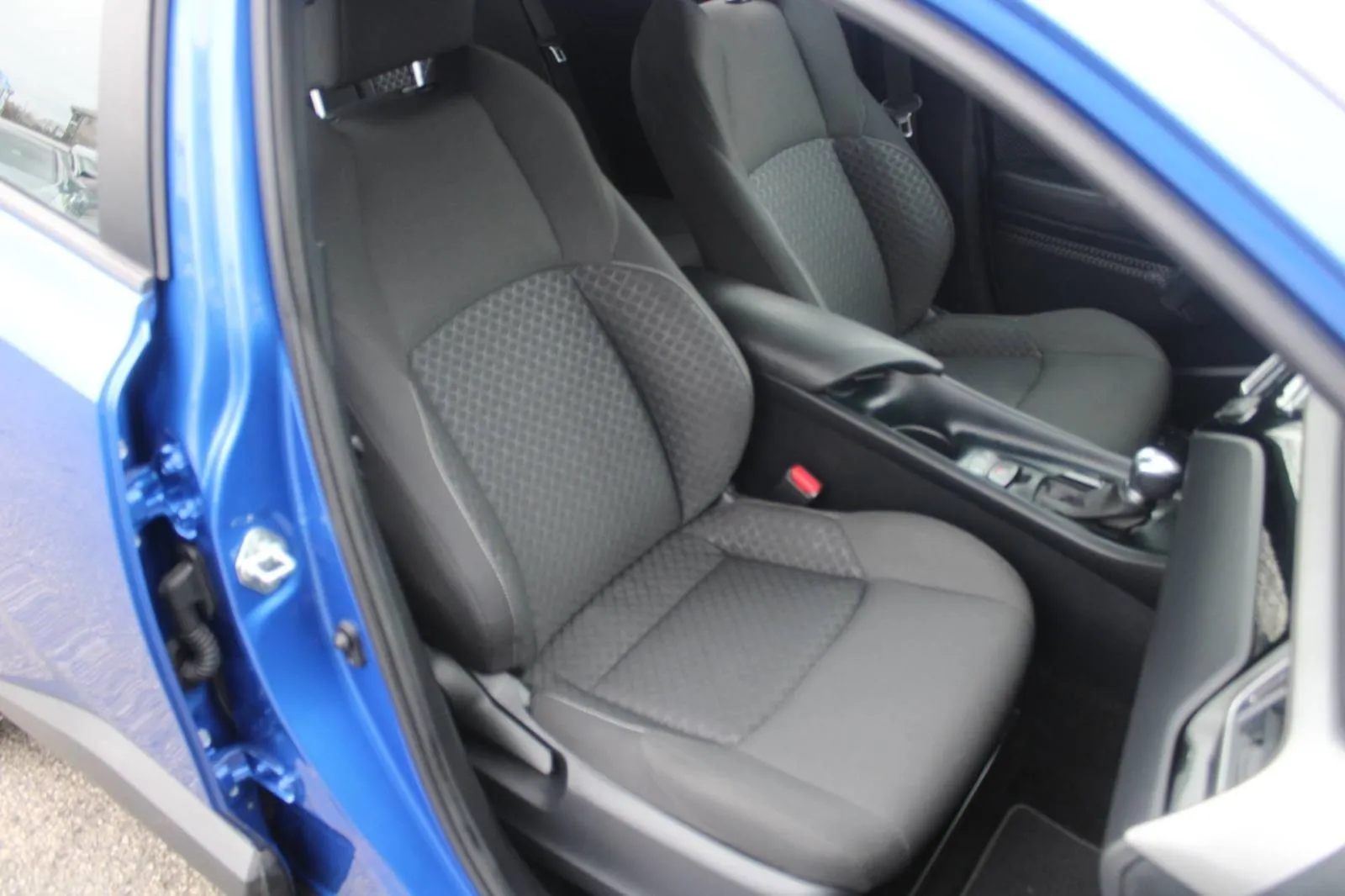 toyota c-hr 2.0 hybrid automatik *led, navigacija, kamera* - slika 16