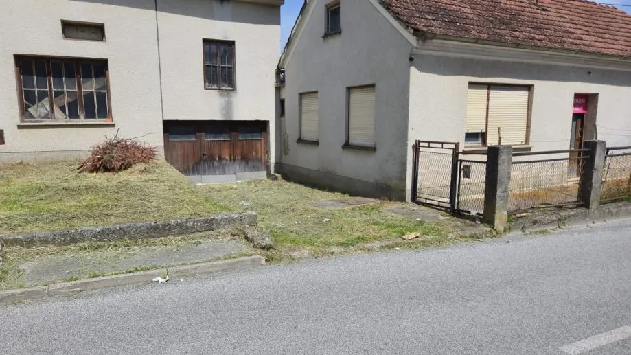 kuća pregrada, dva objekta 280.00 m2 (prodaja) - slika 2