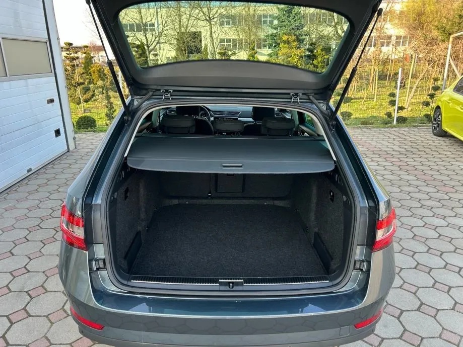 škoda superb combi 1.6 tdi dsg 2020.,reg:24.6.2026.,grij sjed, navi... - slika 13