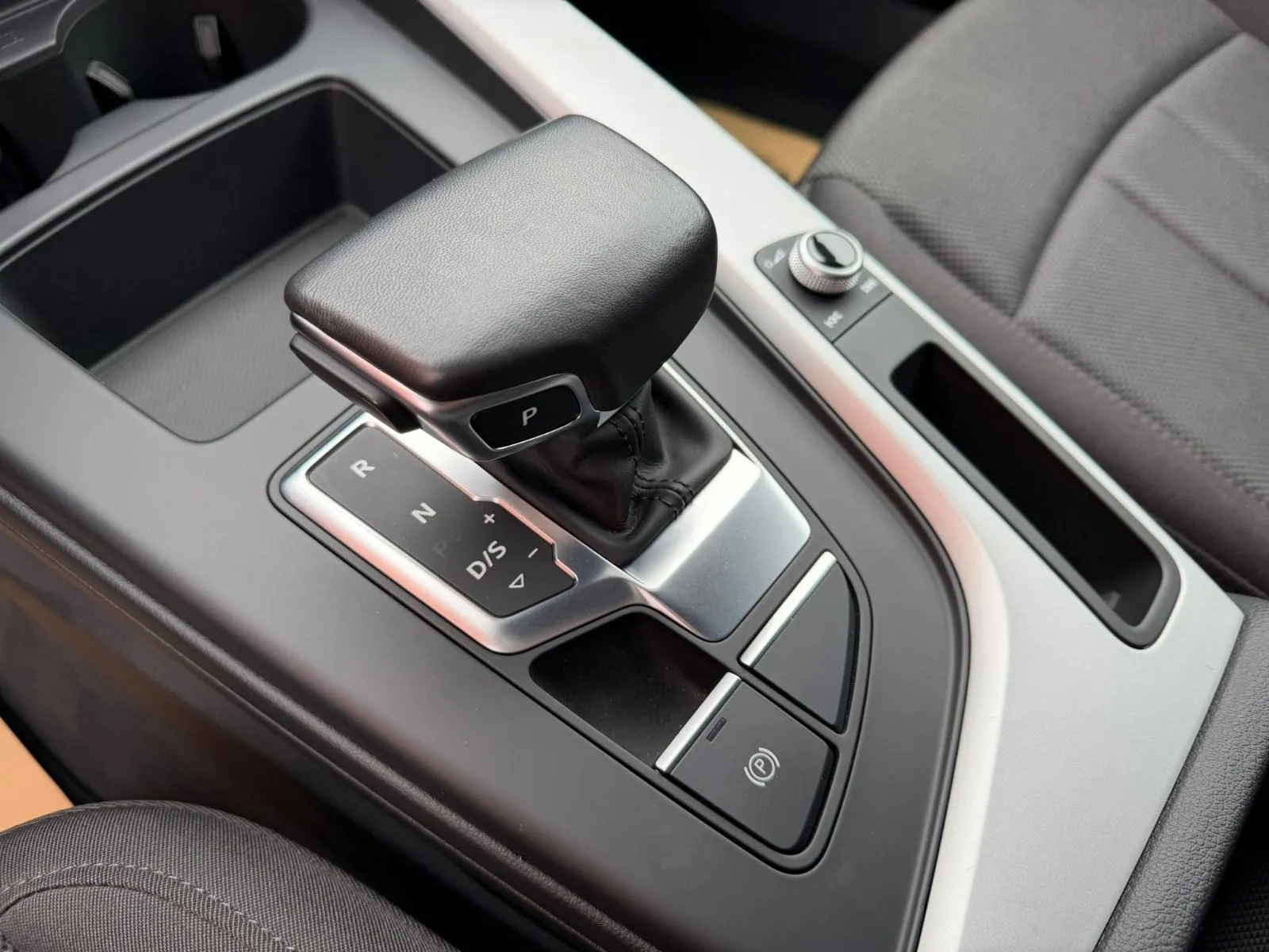 audi a4 avant 2.0 tdi automatik •2024•virtual•quattro•leasingbezučešća - slika 18