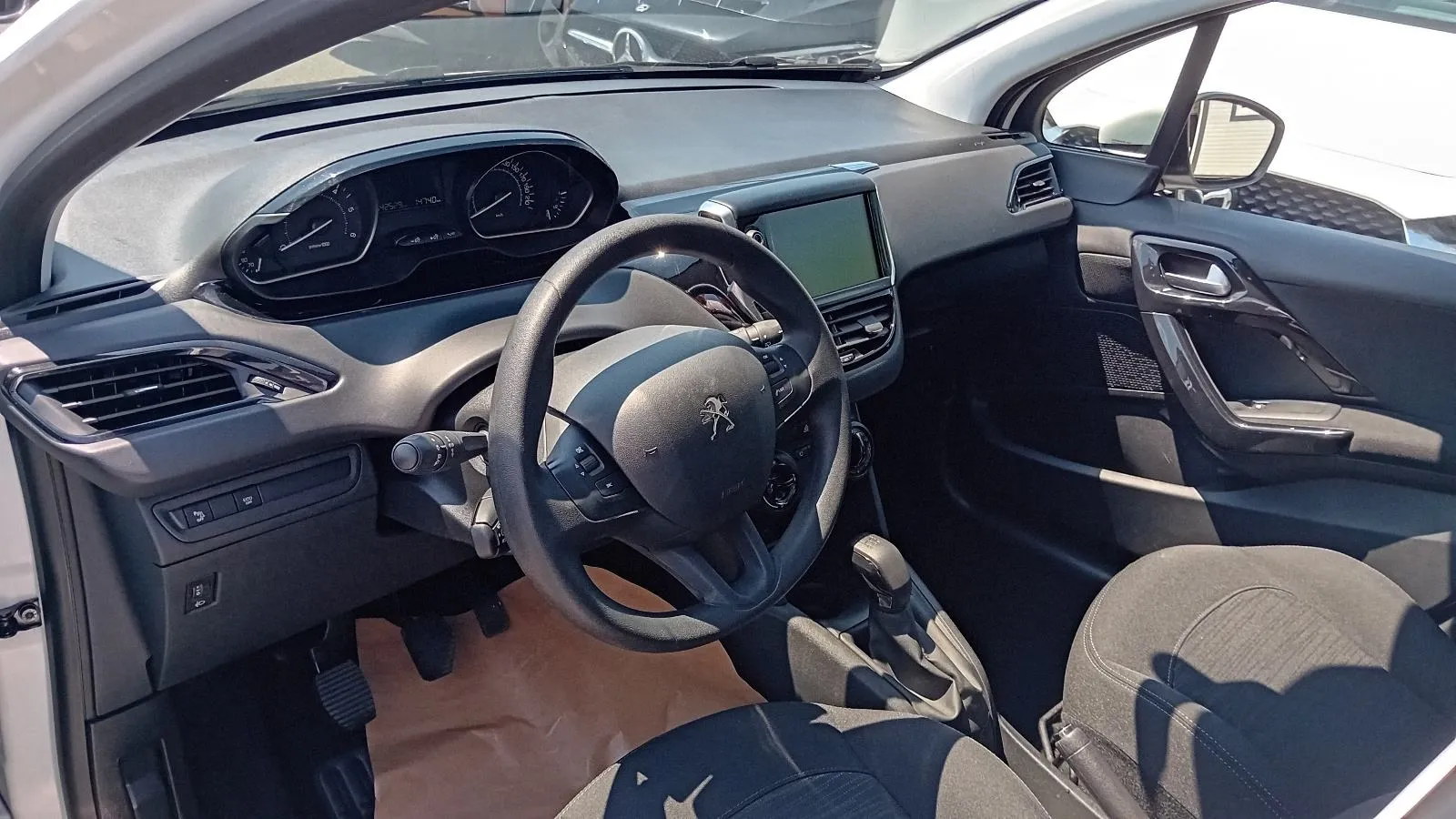 peugeot 208 1,5 bluehdi,n1,do2god jamstva,vozilo u sustavu pdv-a - slika 9