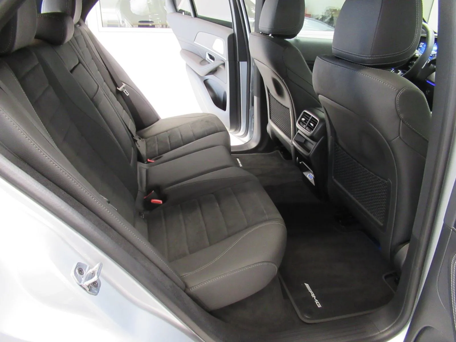 mercedes-benz gle 350 de 4m amg line/airmatic/night/memory/pano/21" - slika 12