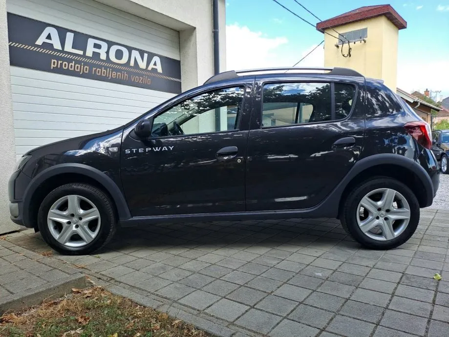 dacia sandero 1.5 dci stepway*jamstvo*navi,park.senzori,servisna - slika 8
