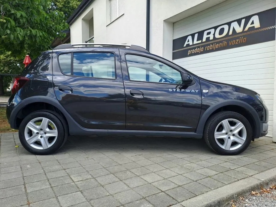 dacia sandero 1.5 dci stepway*jamstvo*navi,park.senzori,servisna - slika 4