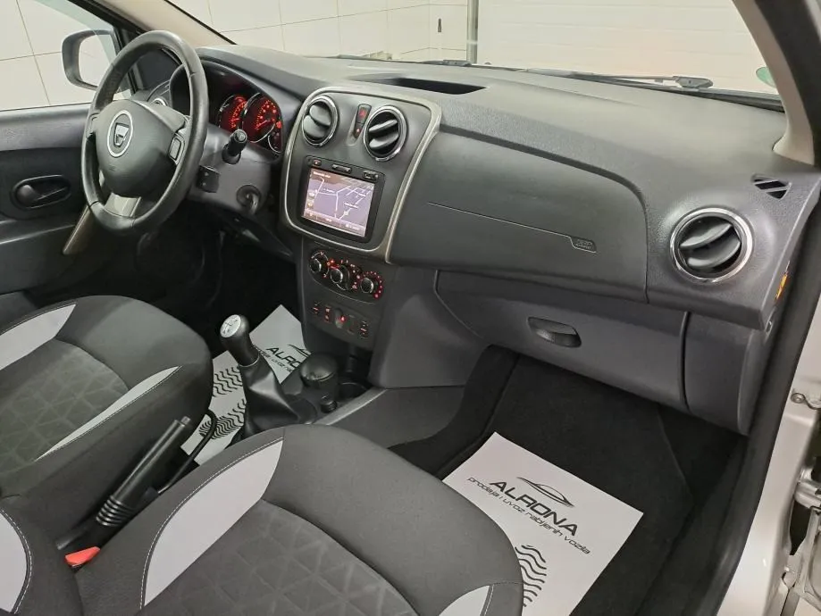 dacia sandero stepway 1.5 dci*jamstvo*navi,alu,i. vlasnik,servisna... - slika 13