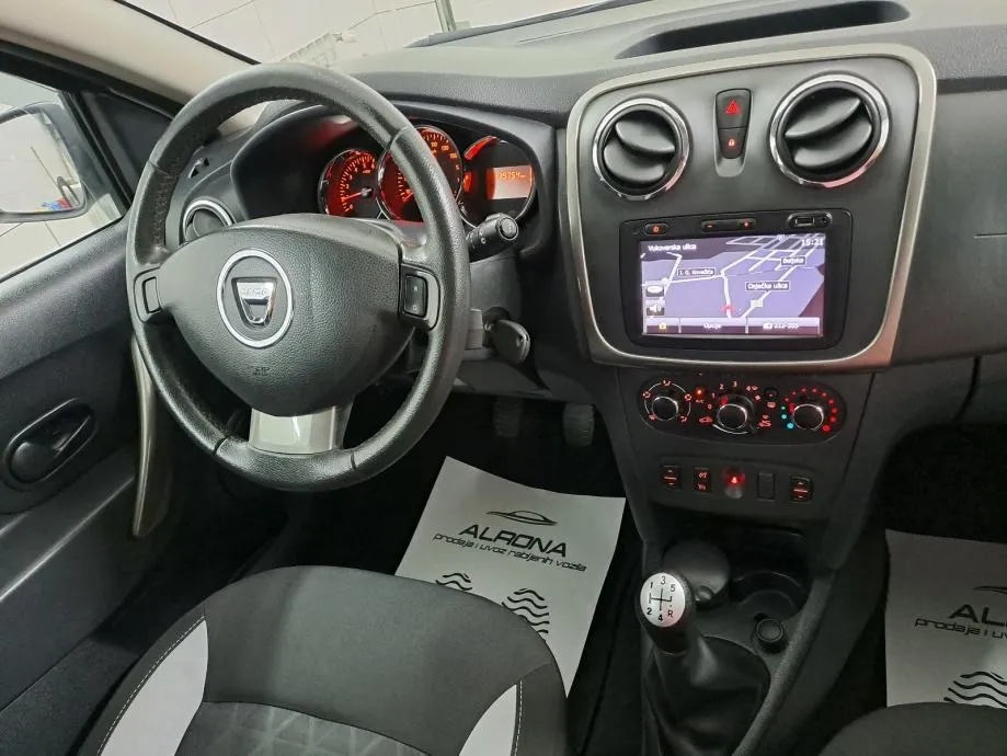 dacia sandero stepway 1.5 dci*jamstvo*navi,alu,i. vlasnik,servisna... - slika 12