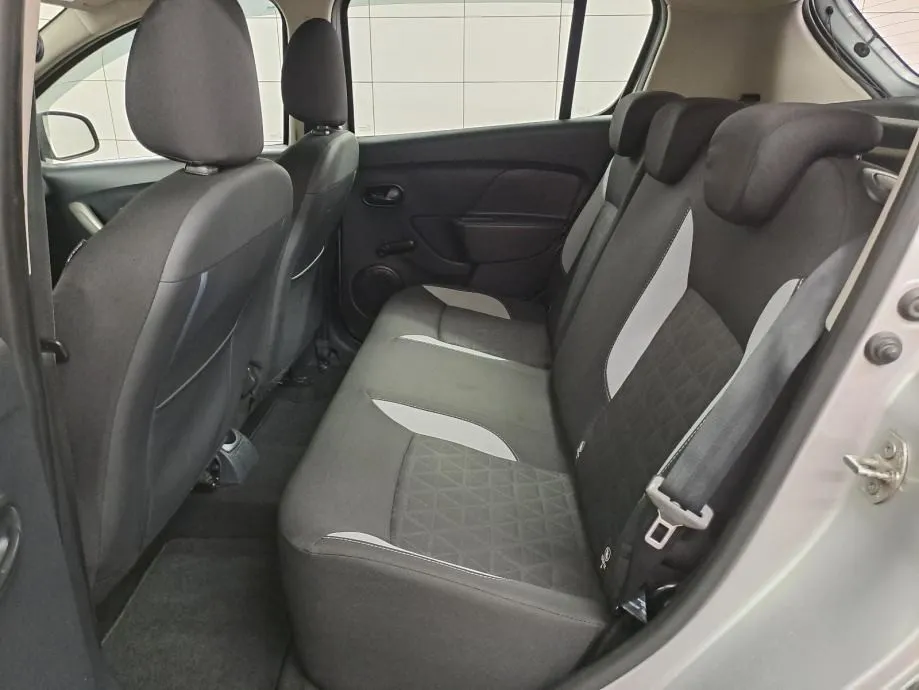 dacia sandero stepway 1.5 dci*jamstvo*navi,alu,i. vlasnik,servisna... - slika 16