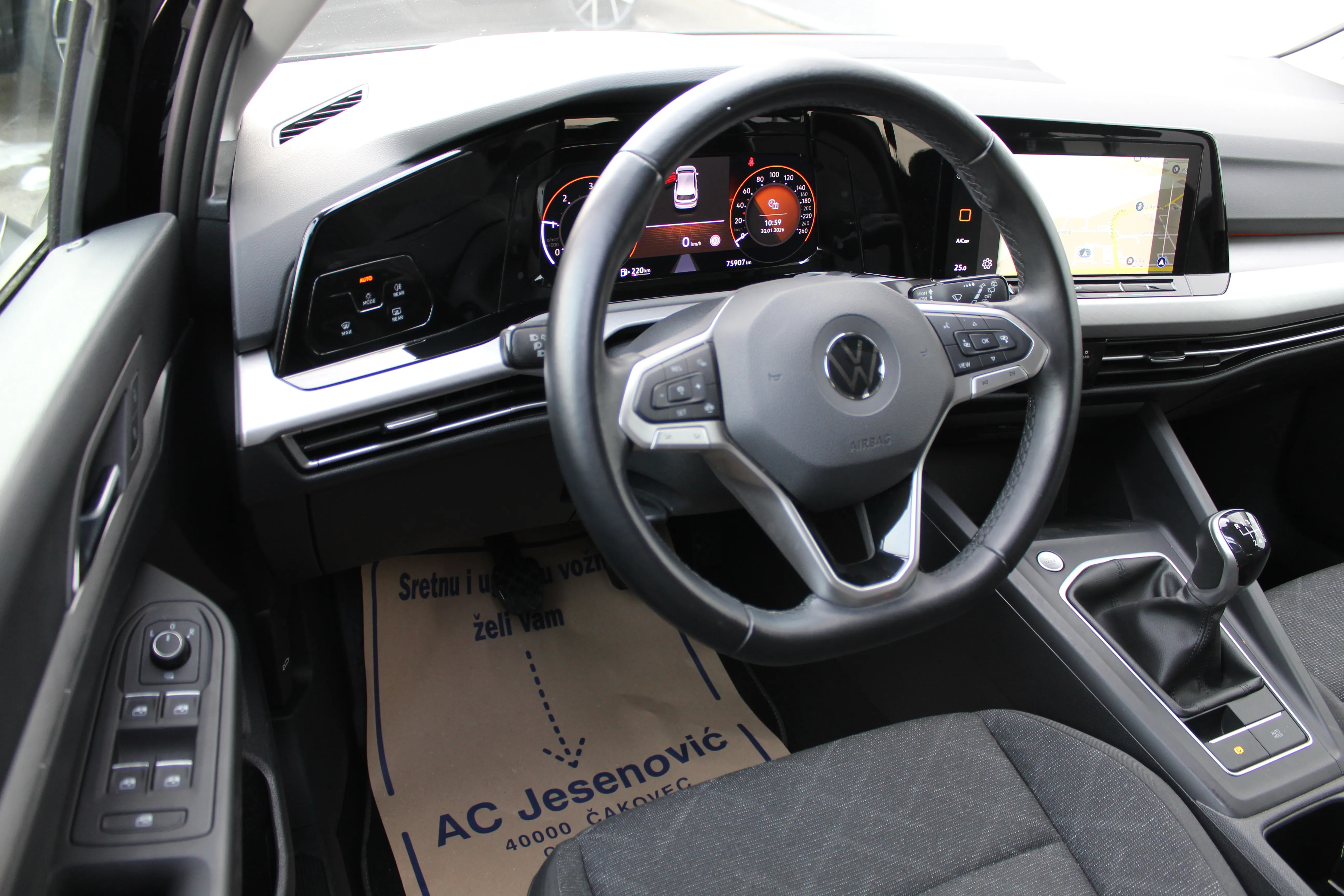 12978 volkswagen golf 2.0 tdi life - slika 8