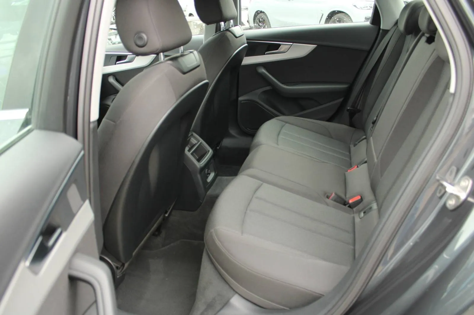 audi a4 30 tdi s-tronic *led, navigacija, kamera* - slika 12