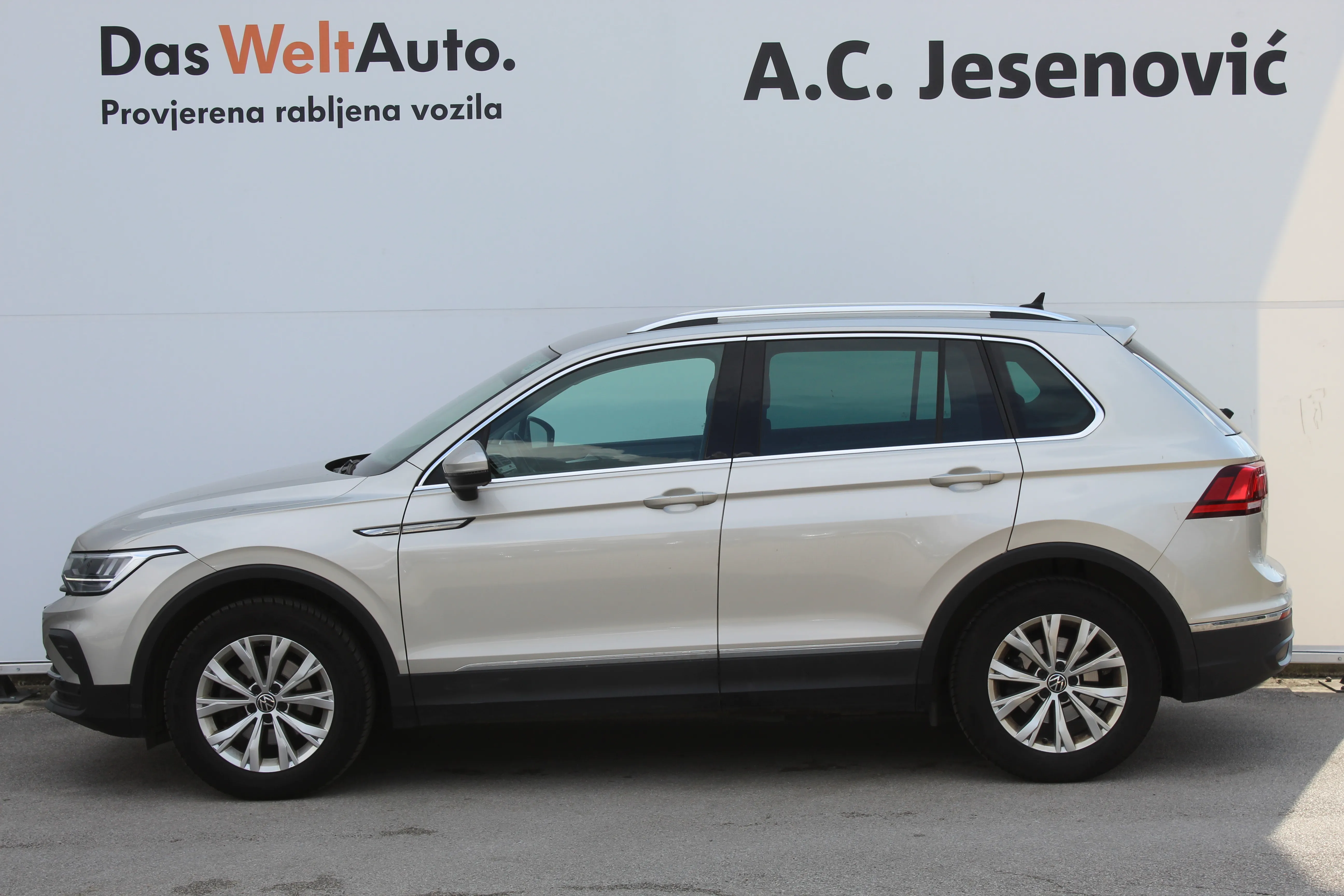 10788 volkswagen tiguan 2.0 tdi dsg life - slika 4