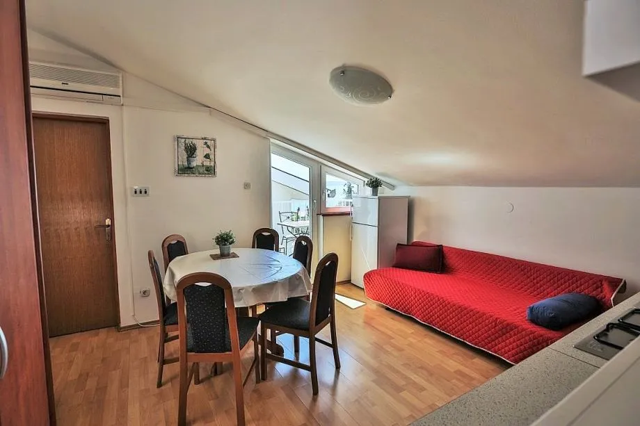 stan: novi vinodolski, 40.37 m2 dvoiposobni apartman, 100 m od mora - slika 2