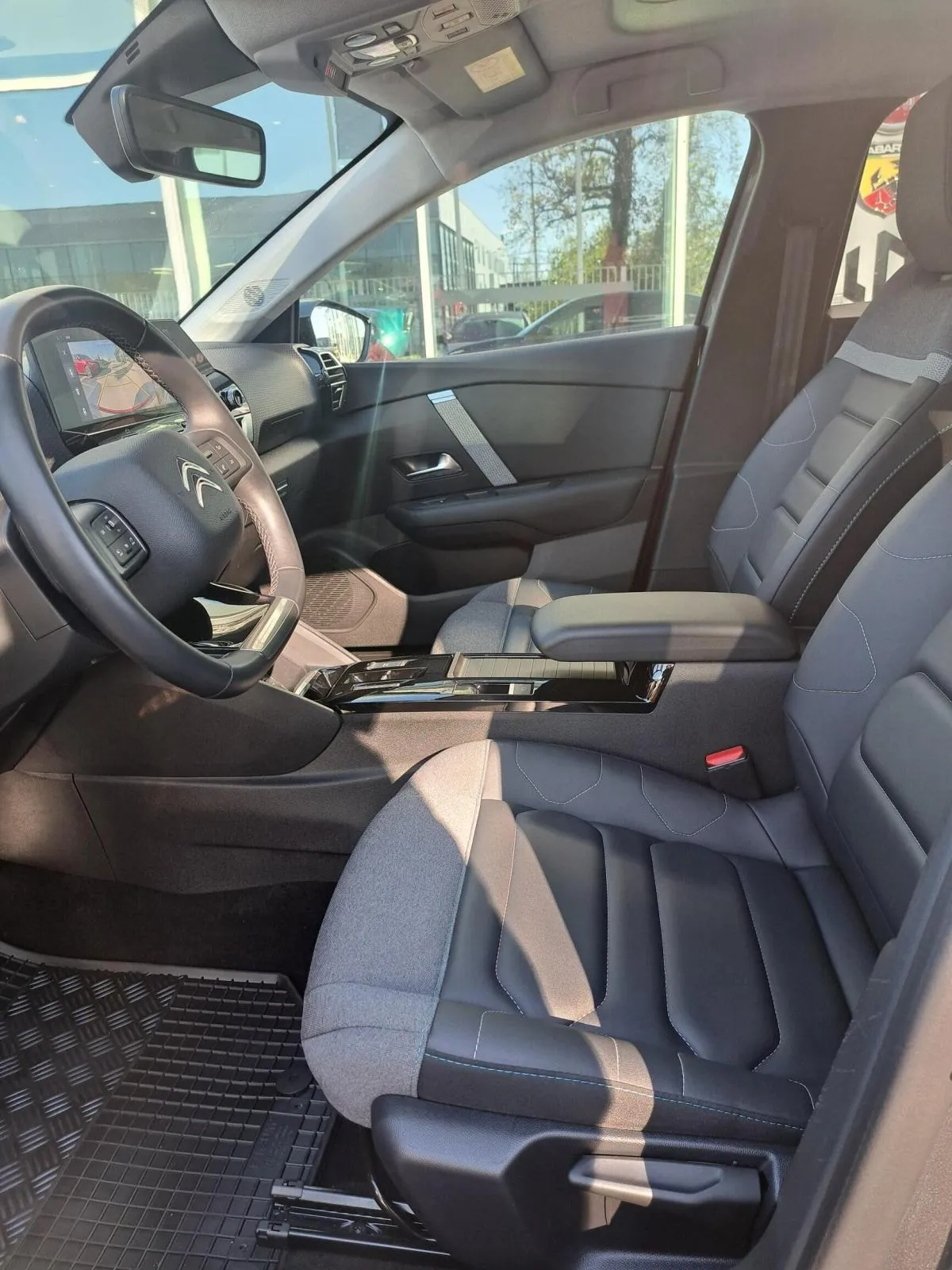 citroën c4 max 1,2 puretech eat8 - slika 15