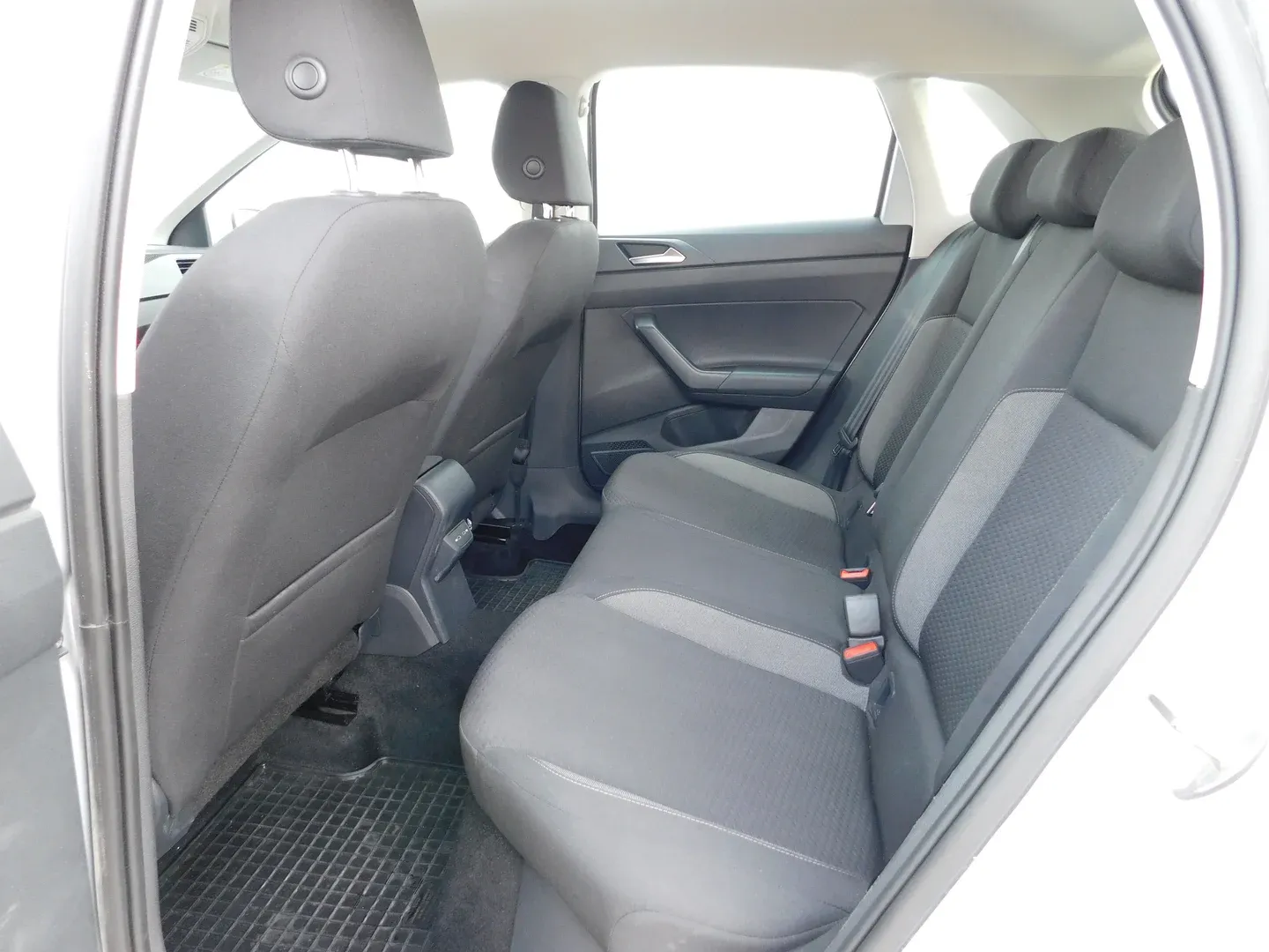 10799 volkswagen polo 1.0 tsi life - slika 11