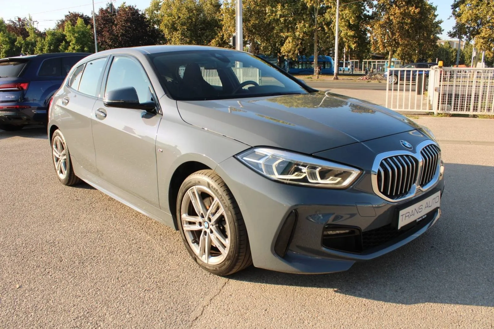 bmw serija 1 118i m paket *harman kardon, led, navigacija, kamera* - slika 3