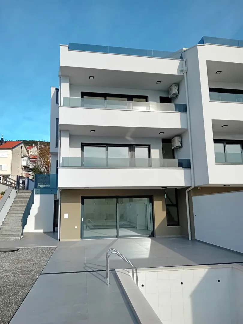 dramalj, novogradnja, 300 m od mora, parking s1 - slika 10
