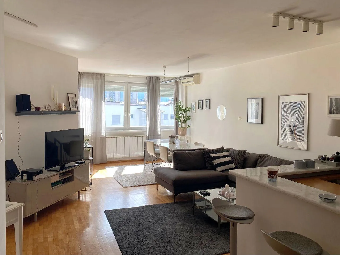 Trešnjevka, top lokacija, lift, parking, loggia - Zagreb