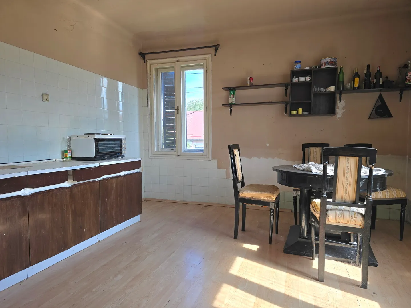 kuća za uređenje, 370m2, zemljište 2000m2 - slika 10