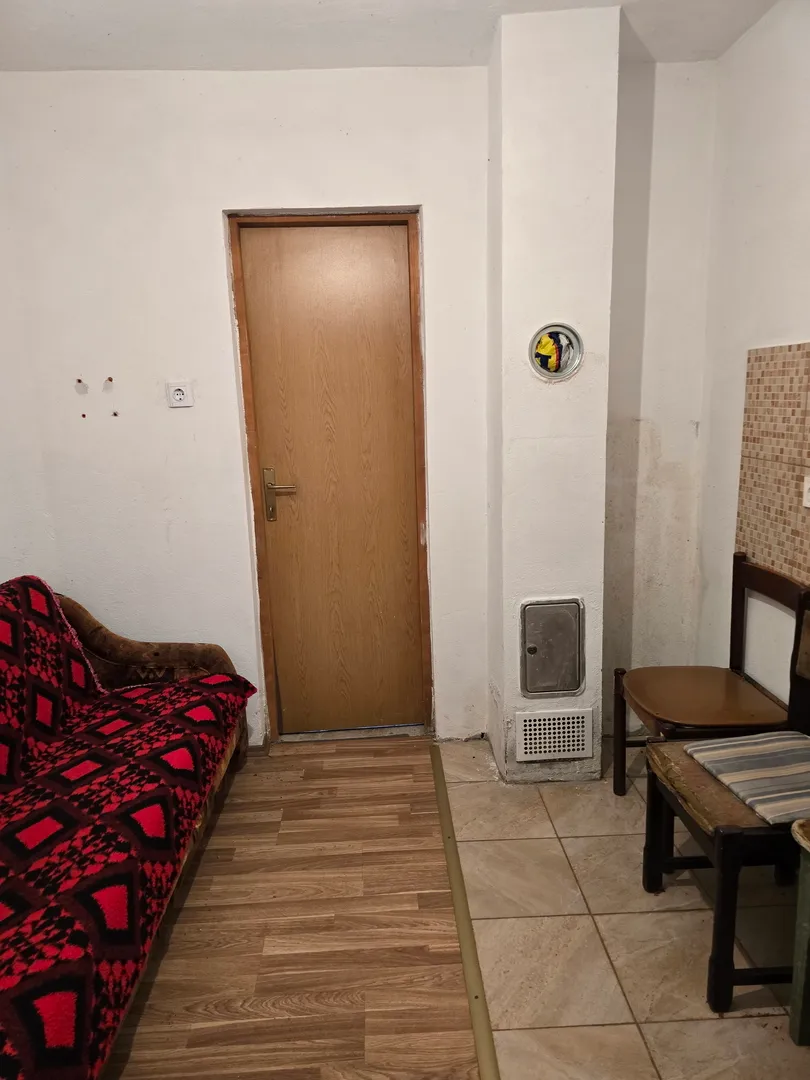 krnjak, useljiva obiteljska kuća s velikim zemljištem! - slika 4