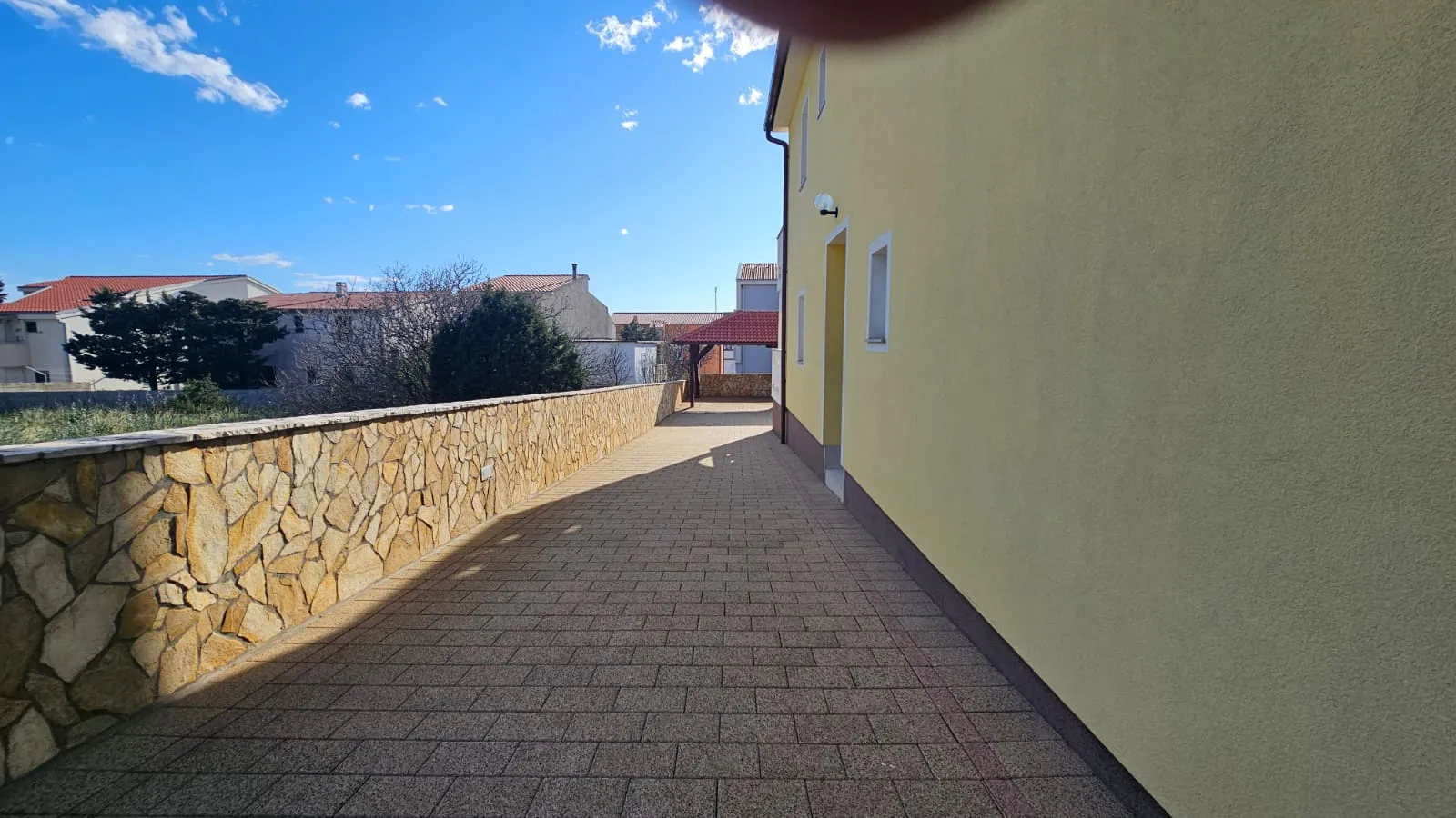 stara novalja: kuća s 3 apartmana, veliko dvorište - slika 27