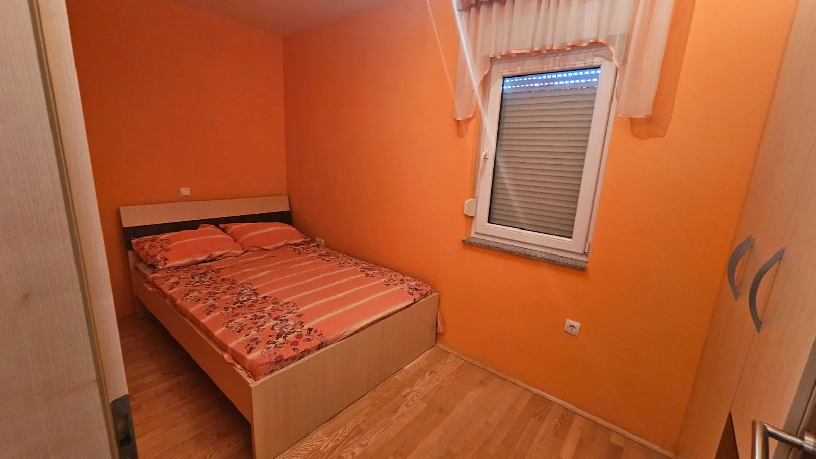 stara novalja: kuća s 3 apartmana, veliko dvorište - slika 8