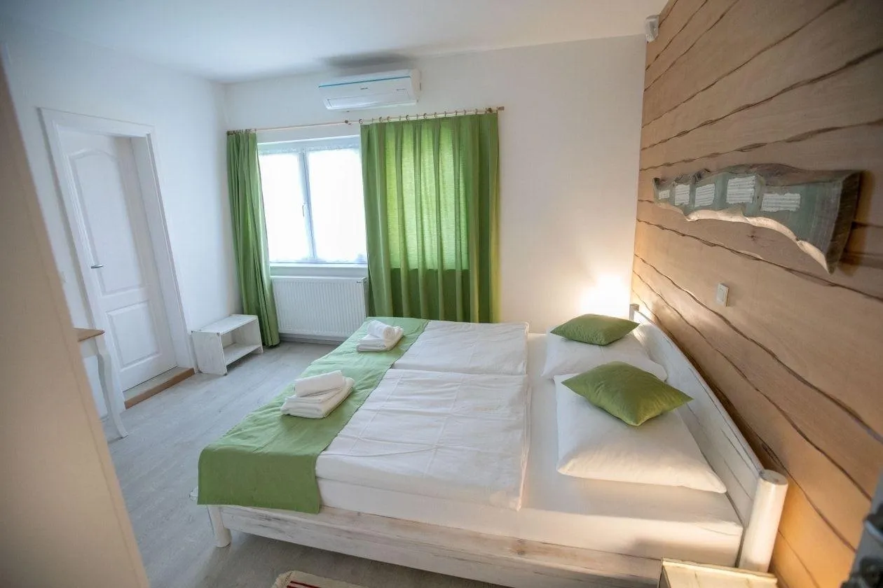 hotel s apartmanima, mirna lokacija, prilika za investiciju - slika 15