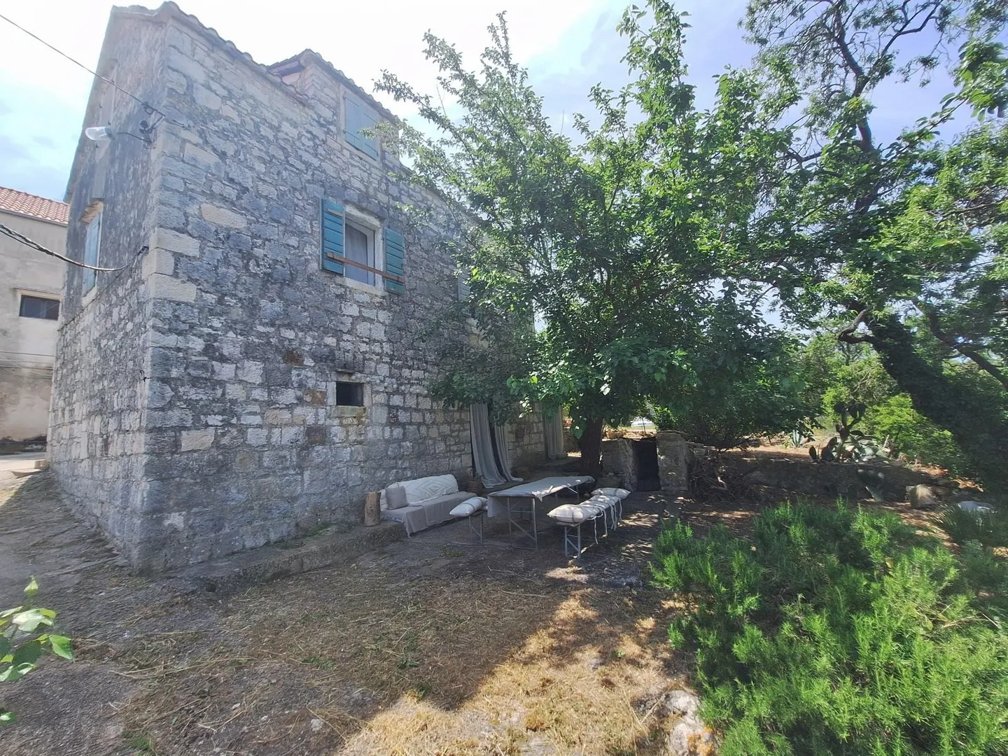 vis, kamena kuća, 140m2, marinje zemlje - slika 2