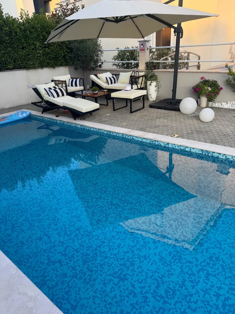 Krk, Šilo, 46m2, stan s bazenom i pogledom na more