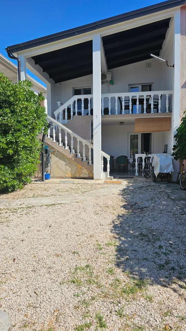 Vir, kuća s okućnicom površine 147m2, PRILIKA!