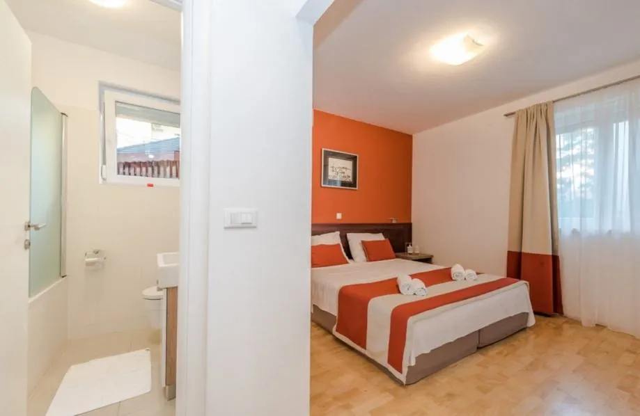 novalja, 146,90 m2, sa bazenom i okućnicom, prvi red do mora - slika 10