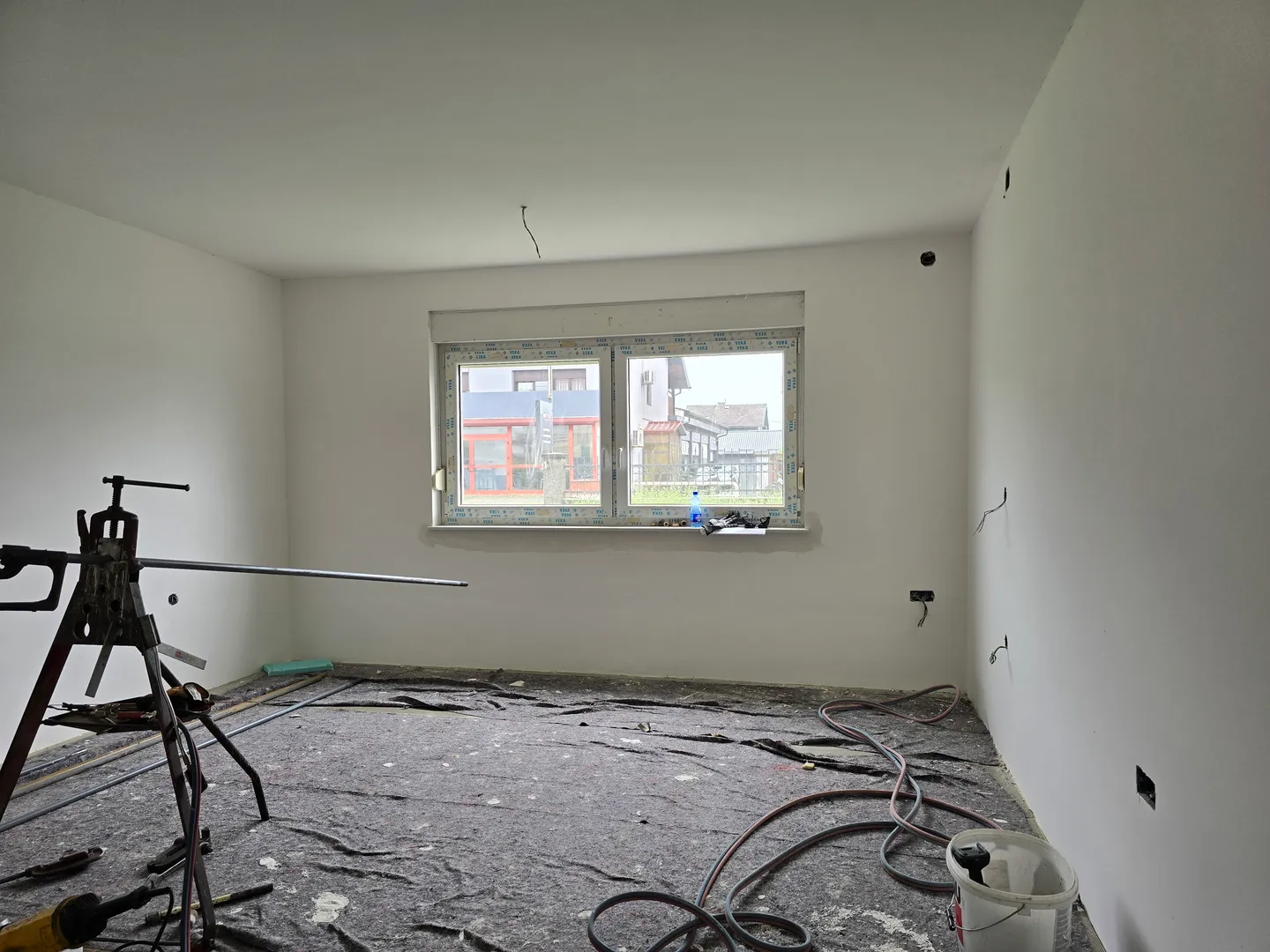 Trosobni, 94m2, prizemlje, vrt, 2x parking, novouređeno - Velika Mlaka, Velika Gorica