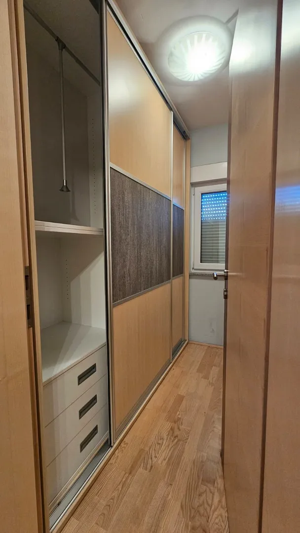 stara novalja: kuća s 3 apartmana, veliko dvorište - slika 23