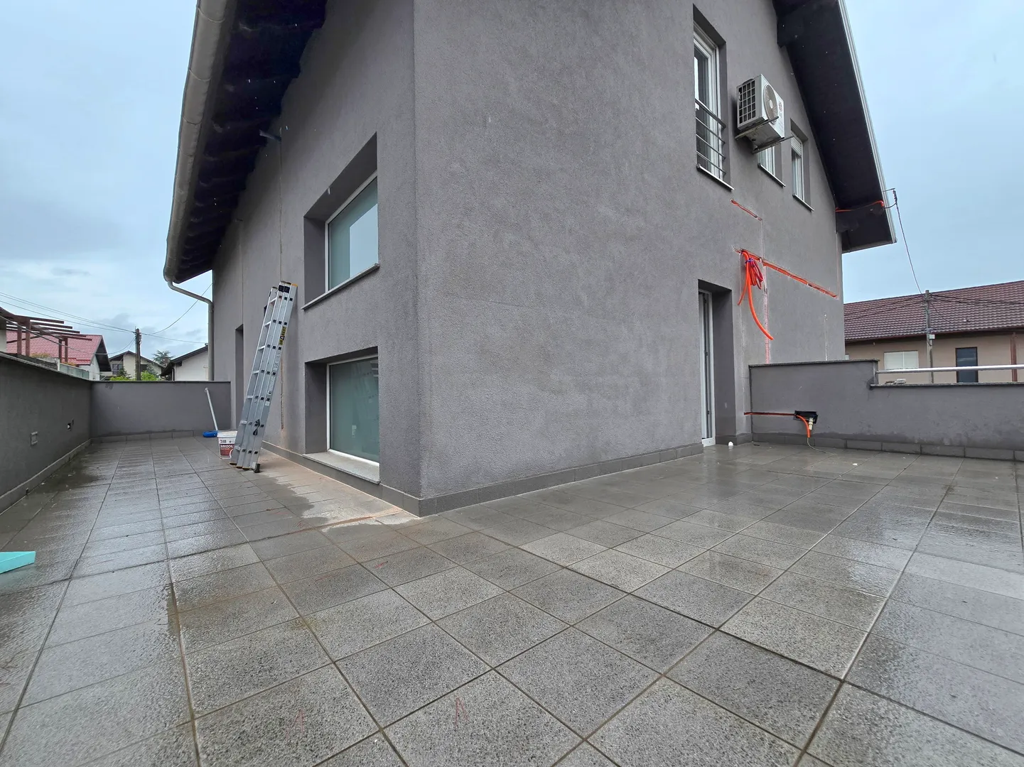 trosobni, 1.kat, 102m2, garaža, terasa, parking - slika 4