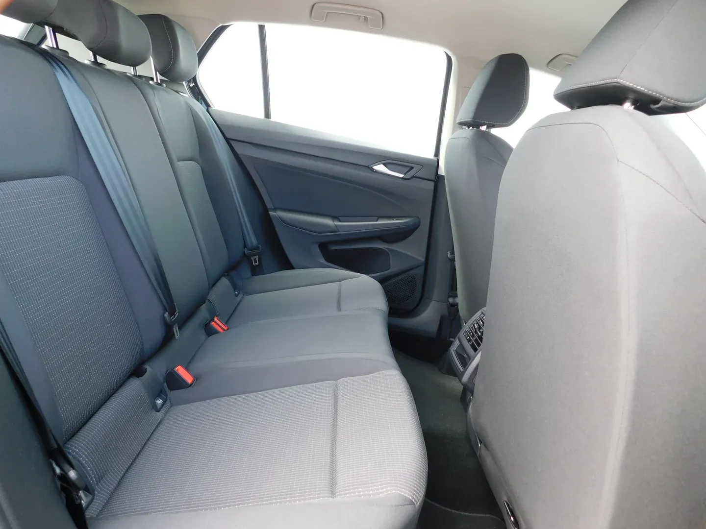 12817 volkswagen golf 8 2.0 tdi - slika 12