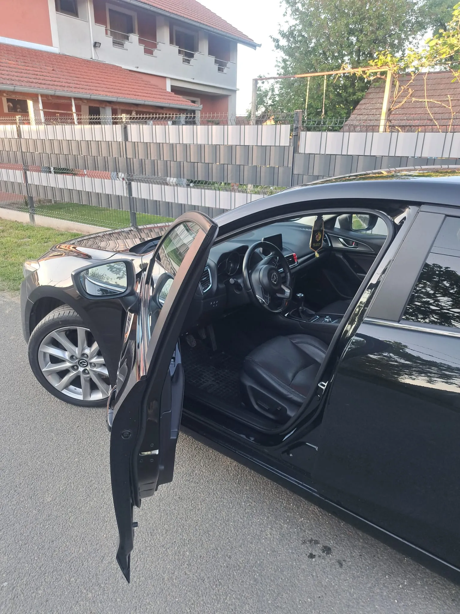 prodaje se mazda 3 revolution top - slika 8