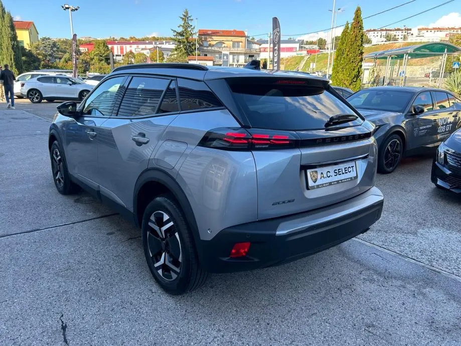 peugeot 2008 allure - 2025 - 12.000km - zimske gume + reg 1 god !!! - slika 5