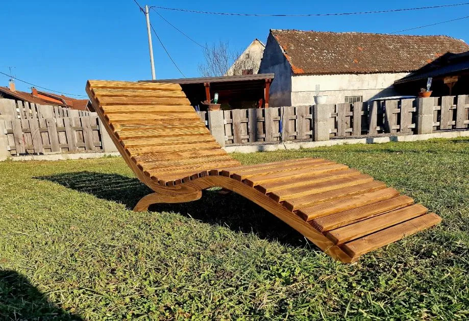 drvena ležaljka aria - udobnost za svaki interijer - slika 3