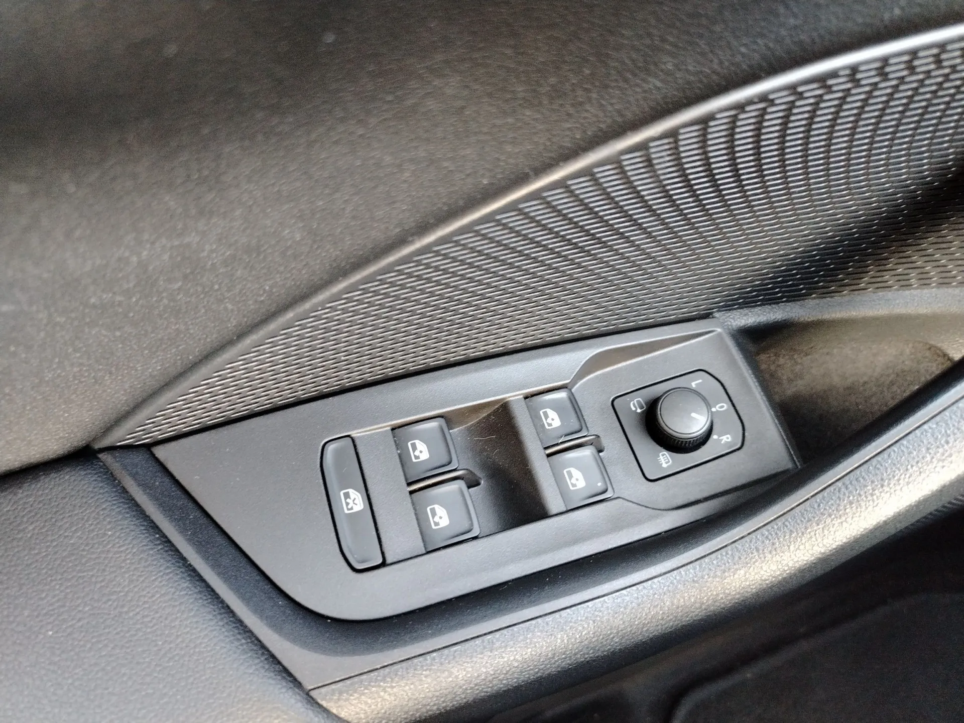 škoda octavia combi 2.0 tdi dsg ambition - slika 19