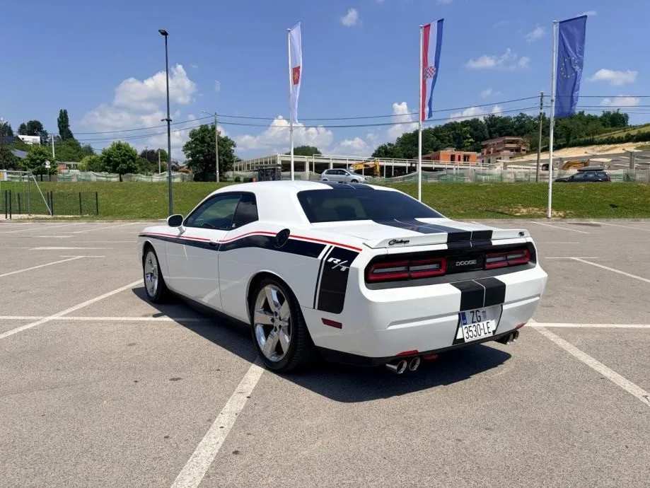 dodge challenger r/t 5.7 v8 automatik - slika 5