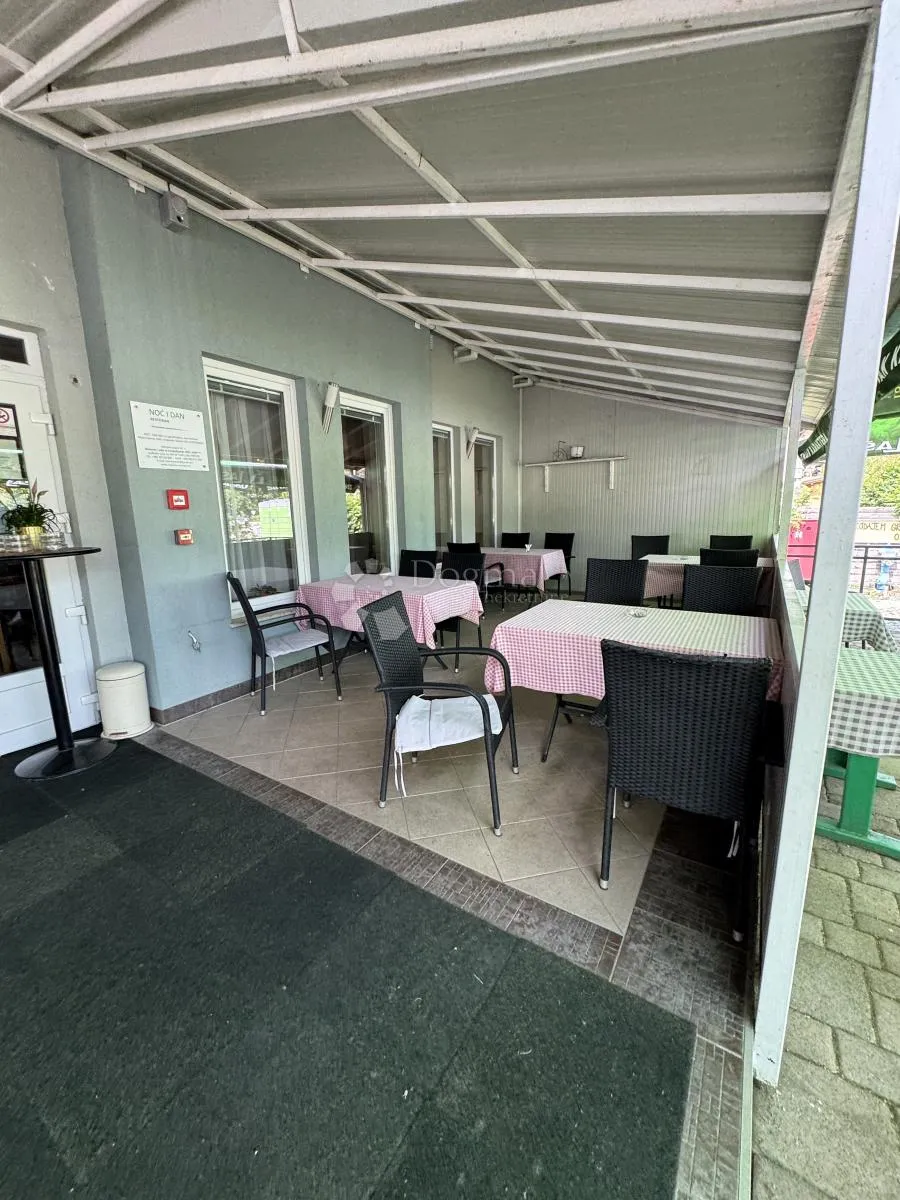 uhodan restoran + veliki parking - slika 7