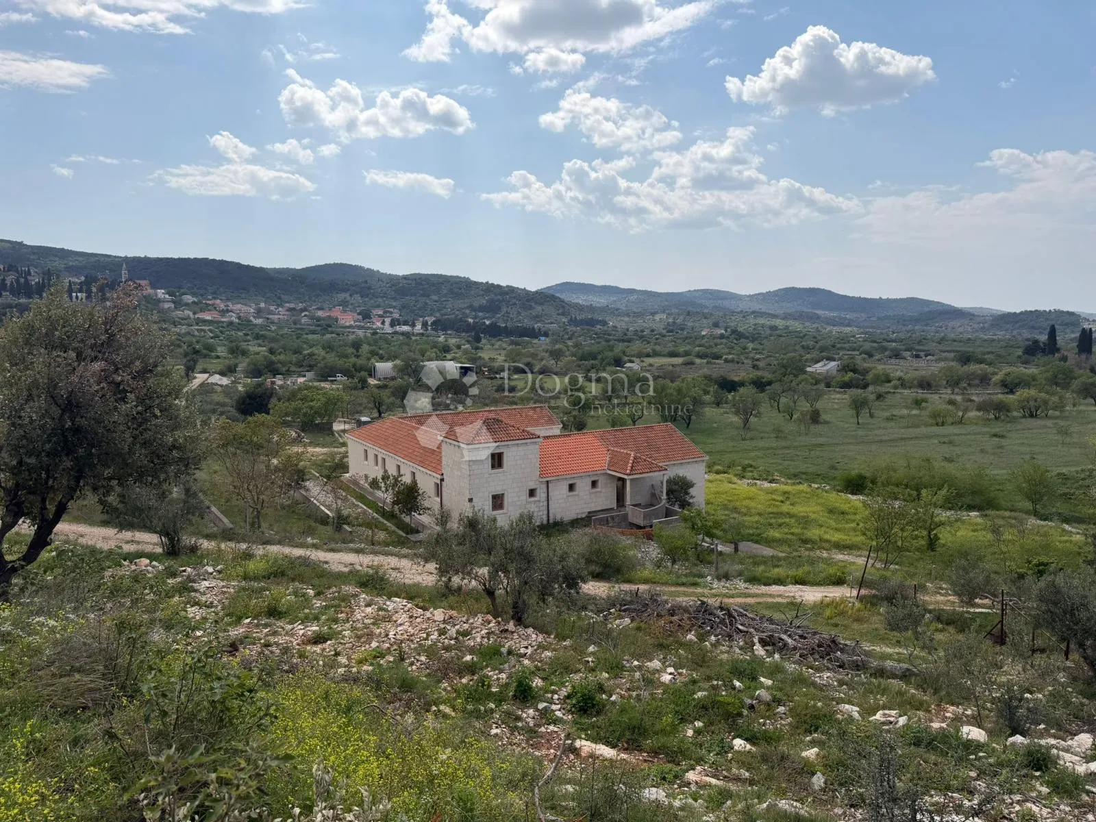 mediteranska oaza privatnosti – kamena rezidencija na braču - slika 30